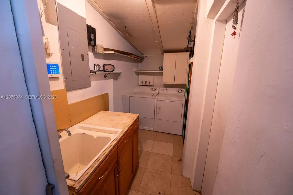 11600 NE 6th Ave Biscayne Park, FL 33161