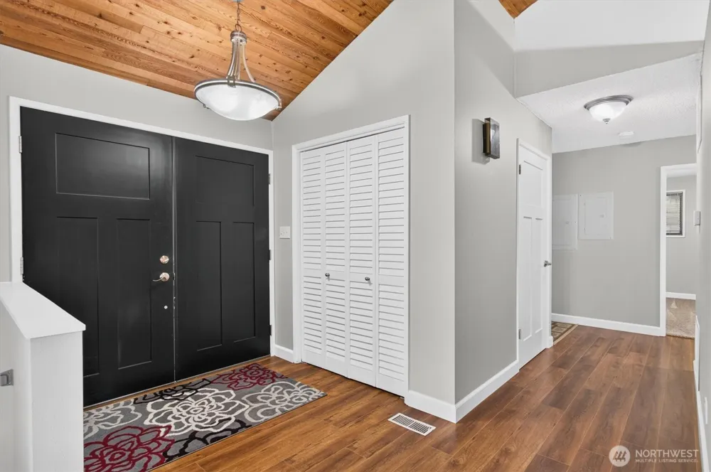48 Clover Street Cathlamet, WA 98612