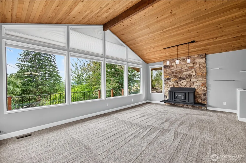 48 Clover Street Cathlamet, WA 98612