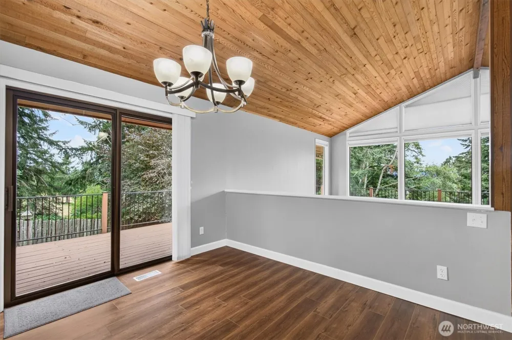 48 Clover Street Cathlamet, WA 98612
