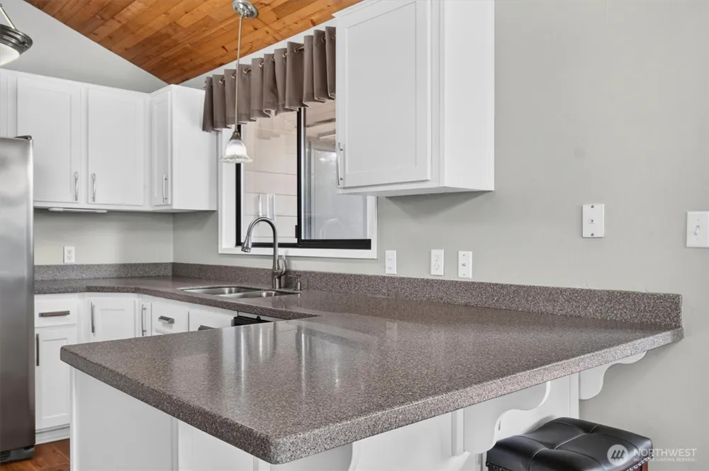 48 Clover Street Cathlamet, WA 98612