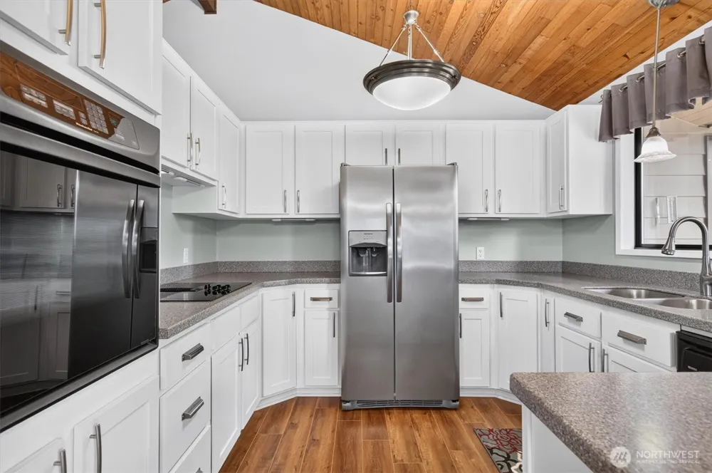 48 Clover Street Cathlamet, WA 98612