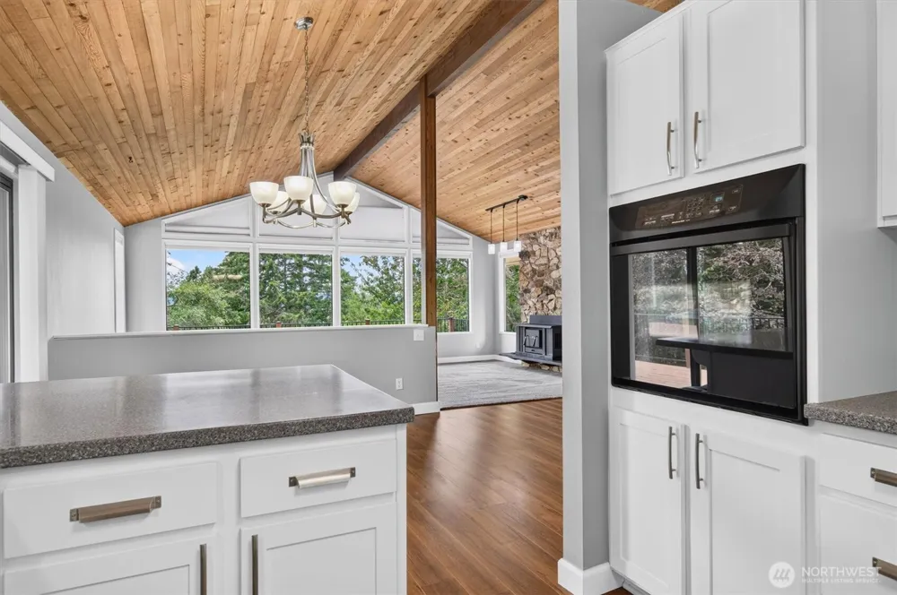 48 Clover Street Cathlamet, WA 98612