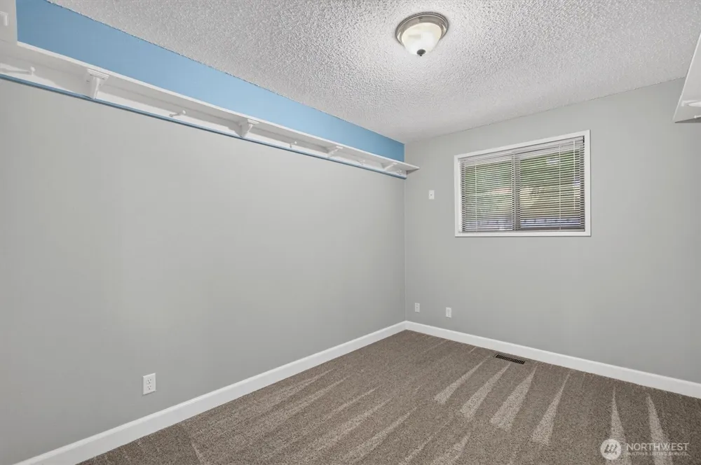 48 Clover Street Cathlamet, WA 98612