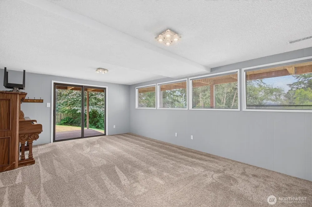 48 Clover Street Cathlamet, WA 98612