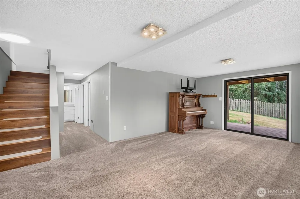 48 Clover Street Cathlamet, WA 98612