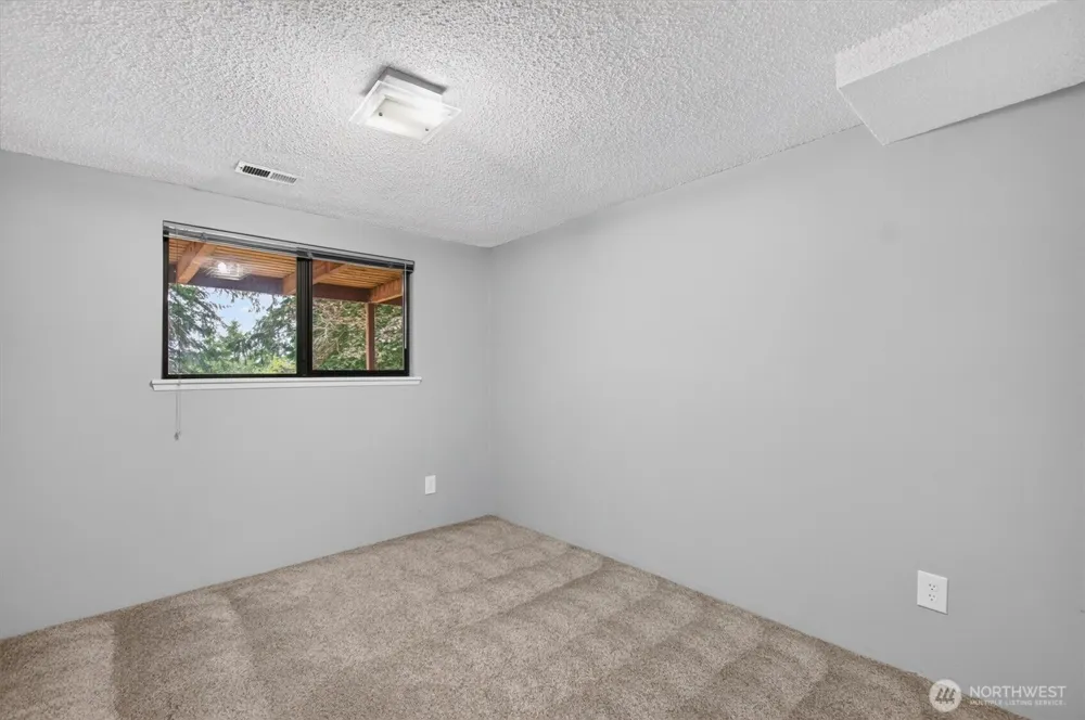 48 Clover Street Cathlamet, WA 98612