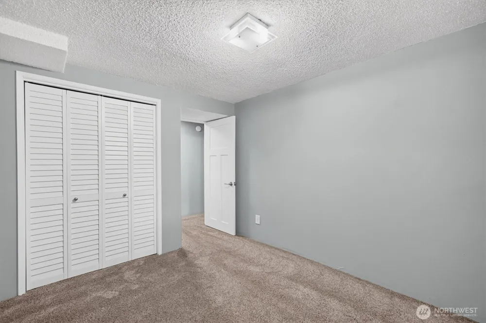48 Clover Street Cathlamet, WA 98612