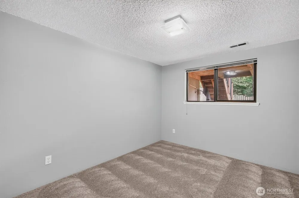 48 Clover Street Cathlamet, WA 98612