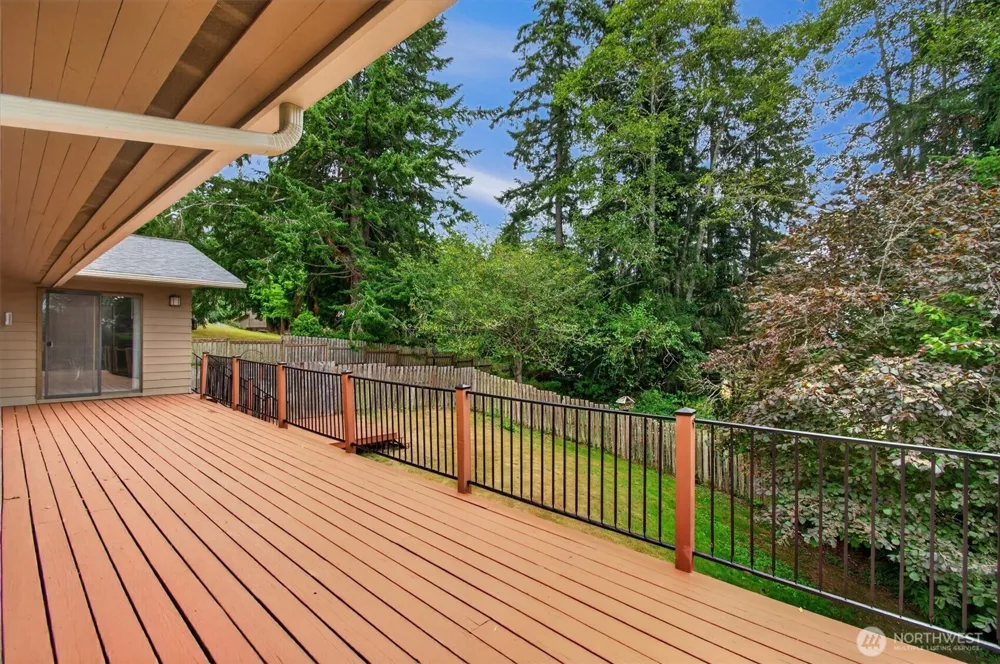 48 Clover Street Cathlamet, WA 98612
