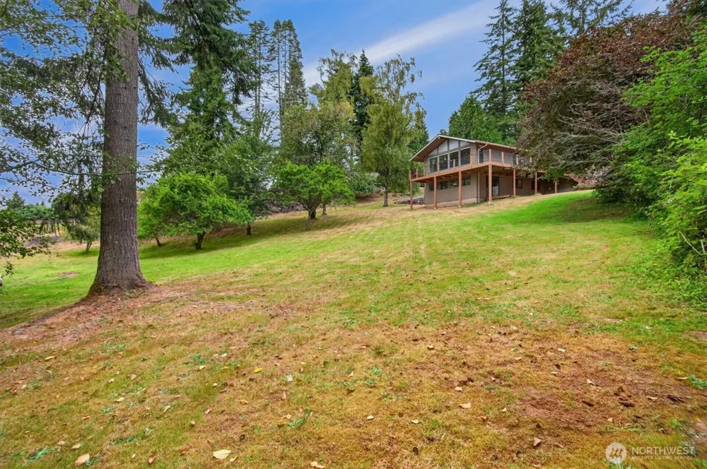 48 Clover Street Cathlamet, WA 98612