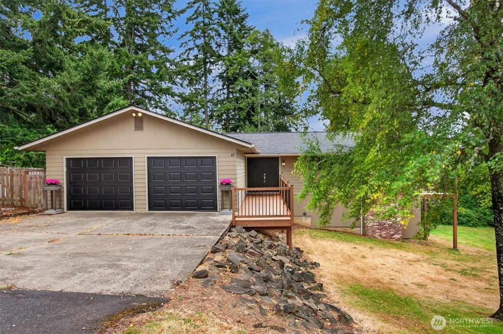 48 Clover Street Cathlamet, WA 98612
