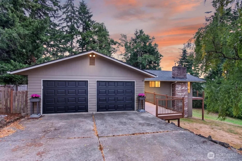 48 Clover Street Cathlamet, WA 98612