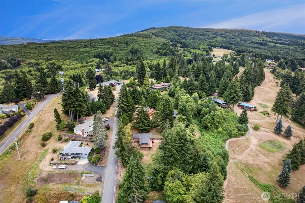 48 Clover Street Cathlamet, WA 98612