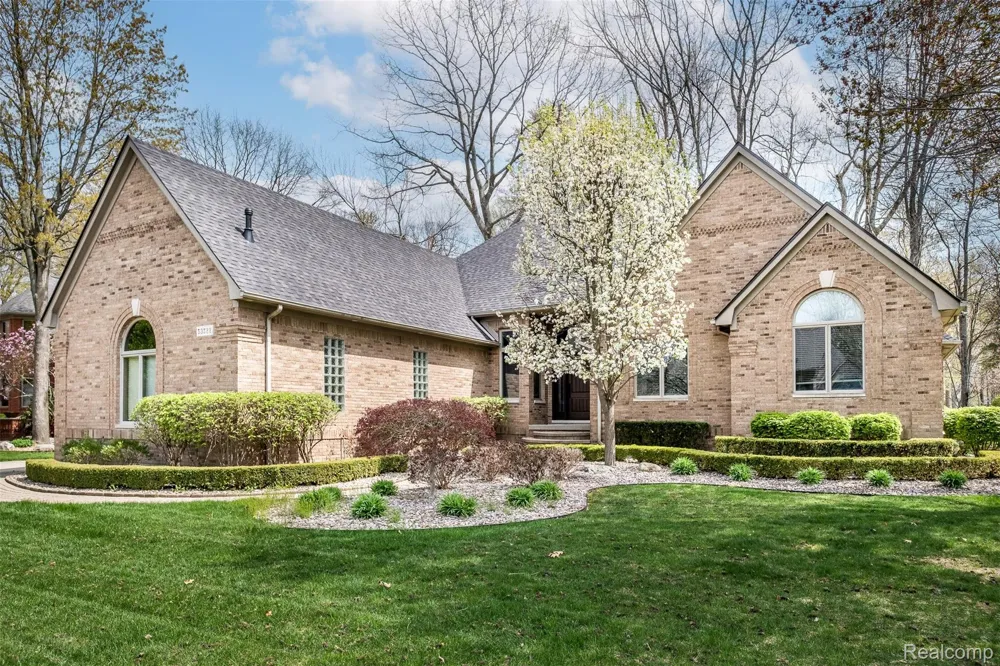 53588 Oak Grove Shelby Charter Township, MI 48315