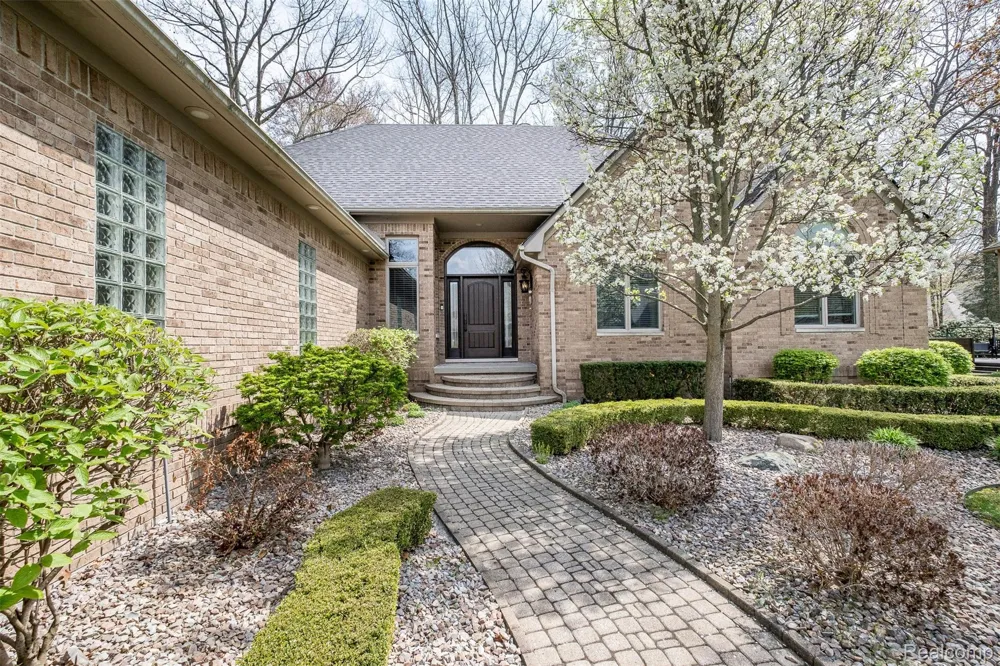 53588 Oak Grove Shelby Charter Township, MI 48315
