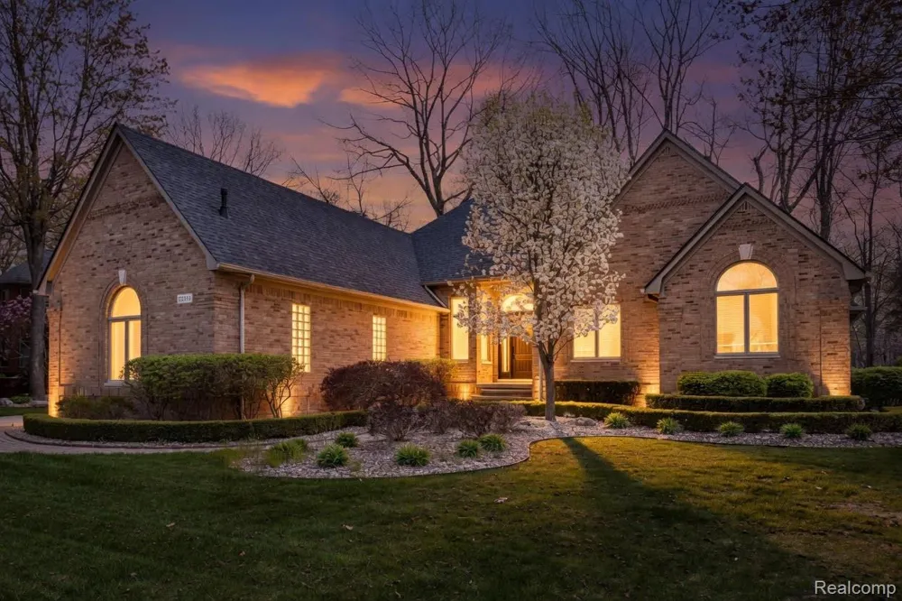 53588 Oak Grove Shelby Charter Township, MI 48315