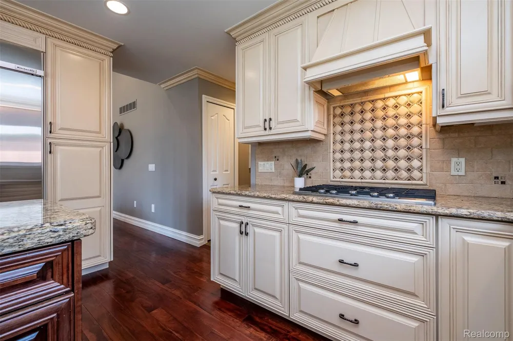 53588 Oak Grove Shelby Charter Township, MI 48315