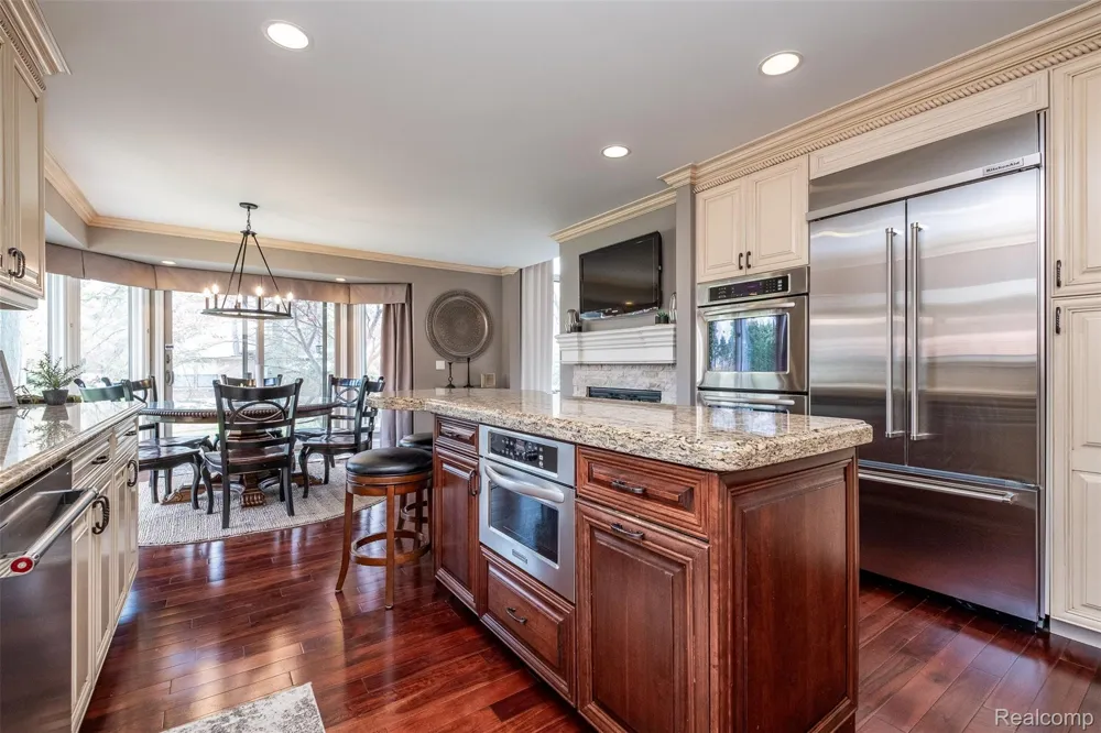 53588 Oak Grove Shelby Charter Township, MI 48315