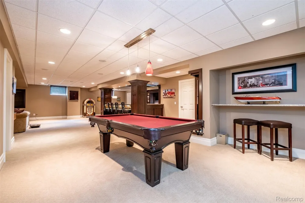 53588 Oak Grove Shelby Charter Township, MI 48315