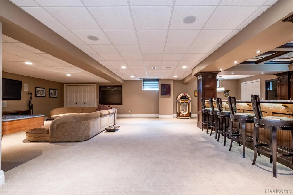 53588 Oak Grove Shelby Charter Township, MI 48315