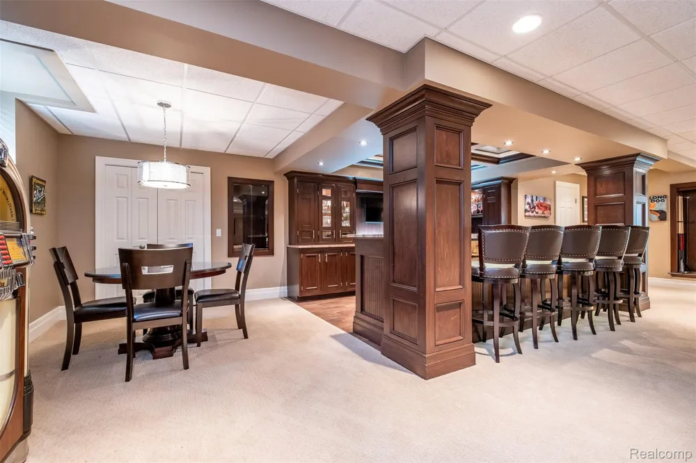 53588 Oak Grove Shelby Charter Township, MI 48315