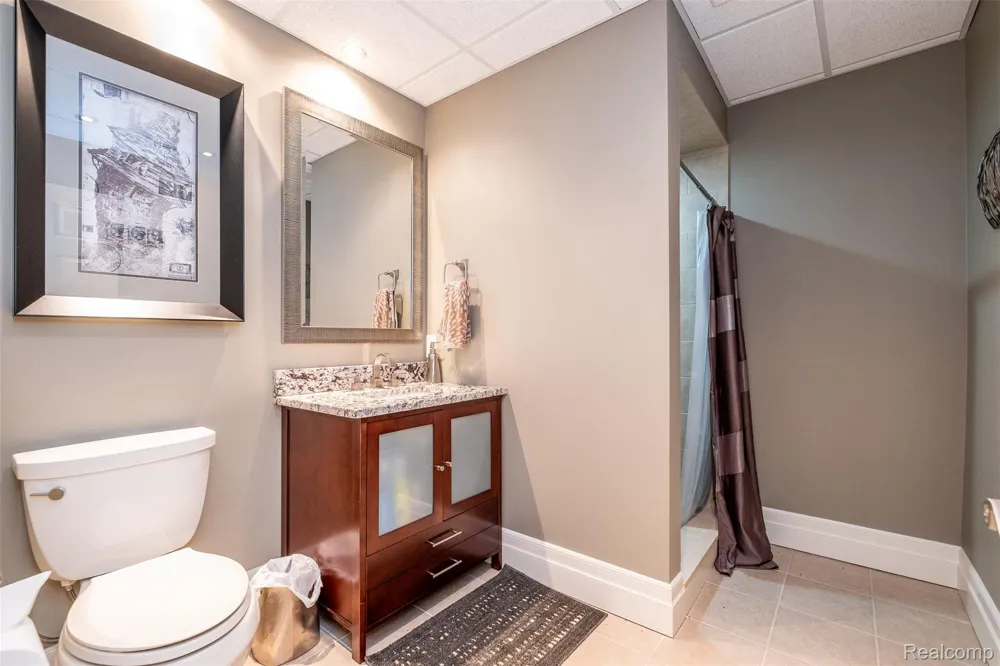 53588 Oak Grove Shelby Charter Township, MI 48315