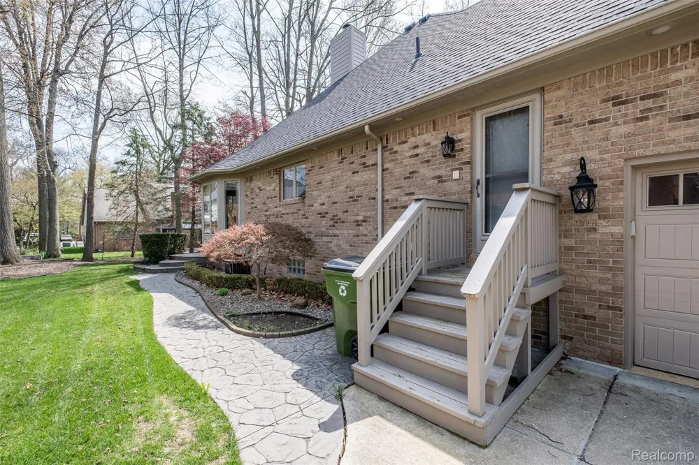 53588 Oak Grove Shelby Charter Township, MI 48315