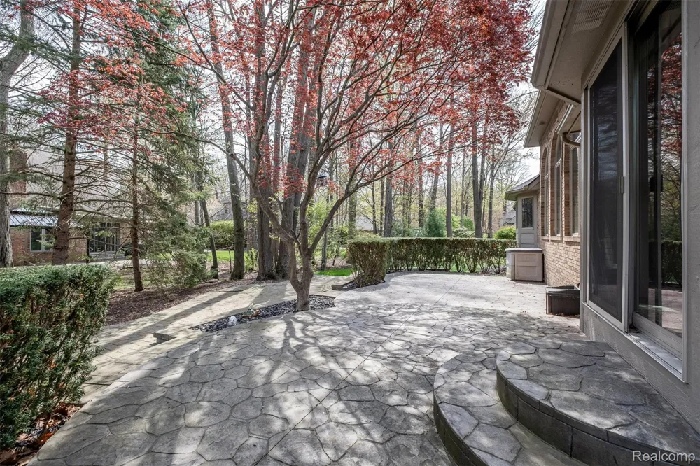 53588 Oak Grove Shelby Charter Township, MI 48315