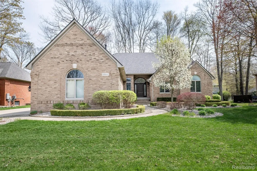 53588 Oak Grove Shelby Charter Township, MI 48315