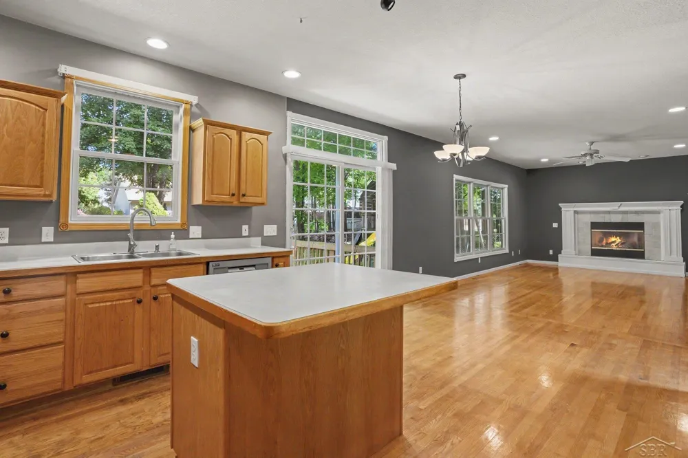 2514 Greenwich Cir Street Midland City, MI 48642
