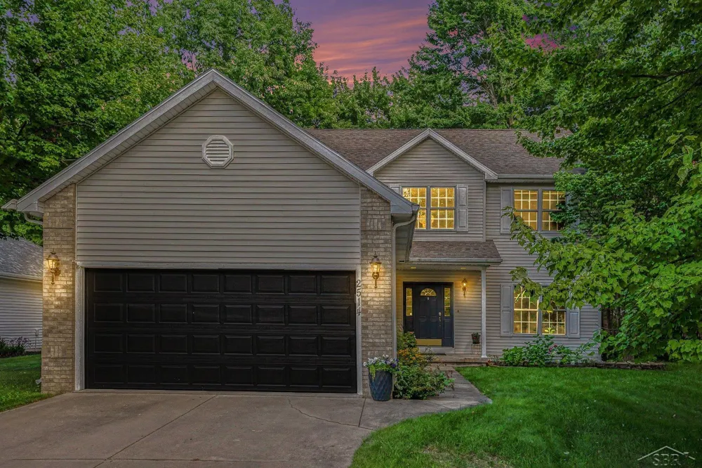 2514 Greenwich Cir Street Midland City, MI 48642