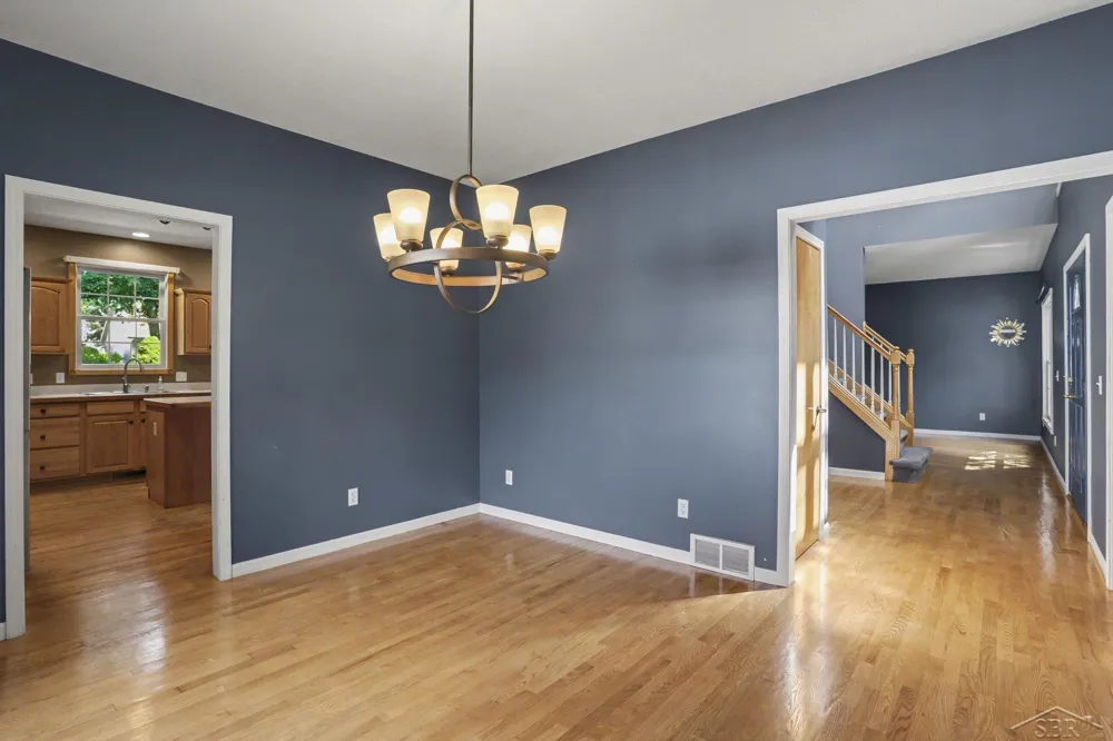 2514 Greenwich Cir Street Midland City, MI 48642