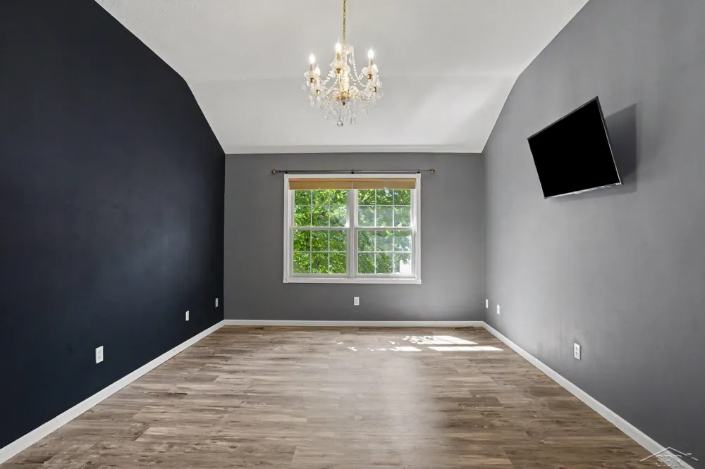 2514 Greenwich Cir Street Midland City, MI 48642
