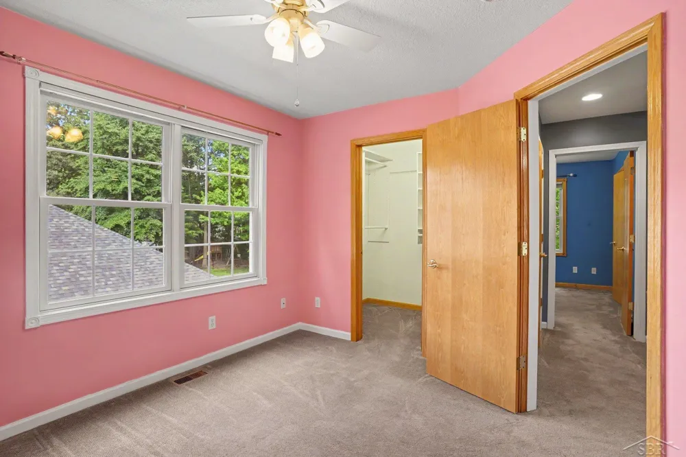 2514 Greenwich Cir Street Midland City, MI 48642