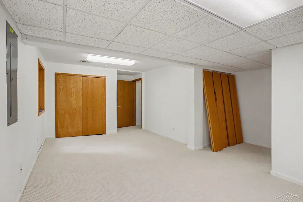 2514 Greenwich Cir Street Midland City, MI 48642