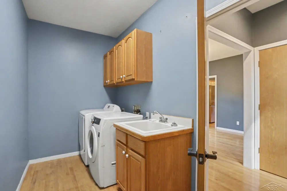 2514 Greenwich Cir Street Midland City, MI 48642