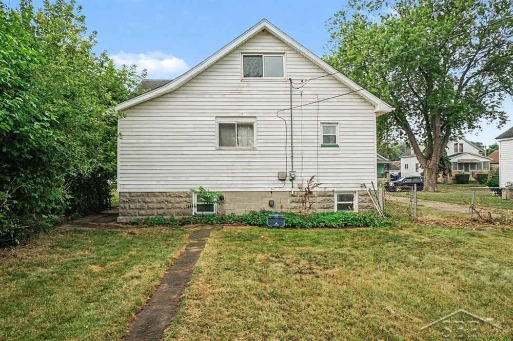 817 17th Street Bay City City, MI 48708