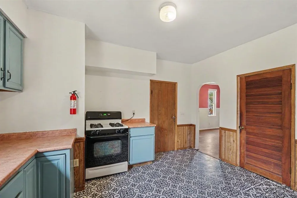 817 17th Street Bay City City, MI 48708