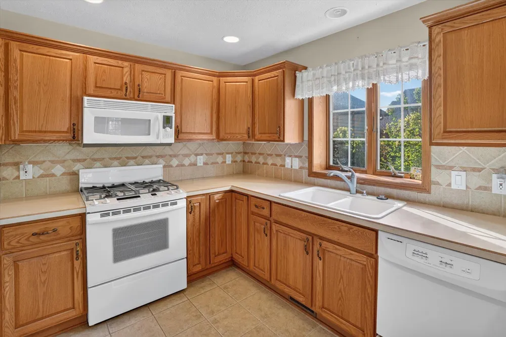 4729 Dimond Way Windsor Charter Township, MI 48821