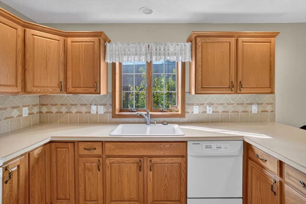 4729 Dimond Way Windsor Charter Township, MI 48821