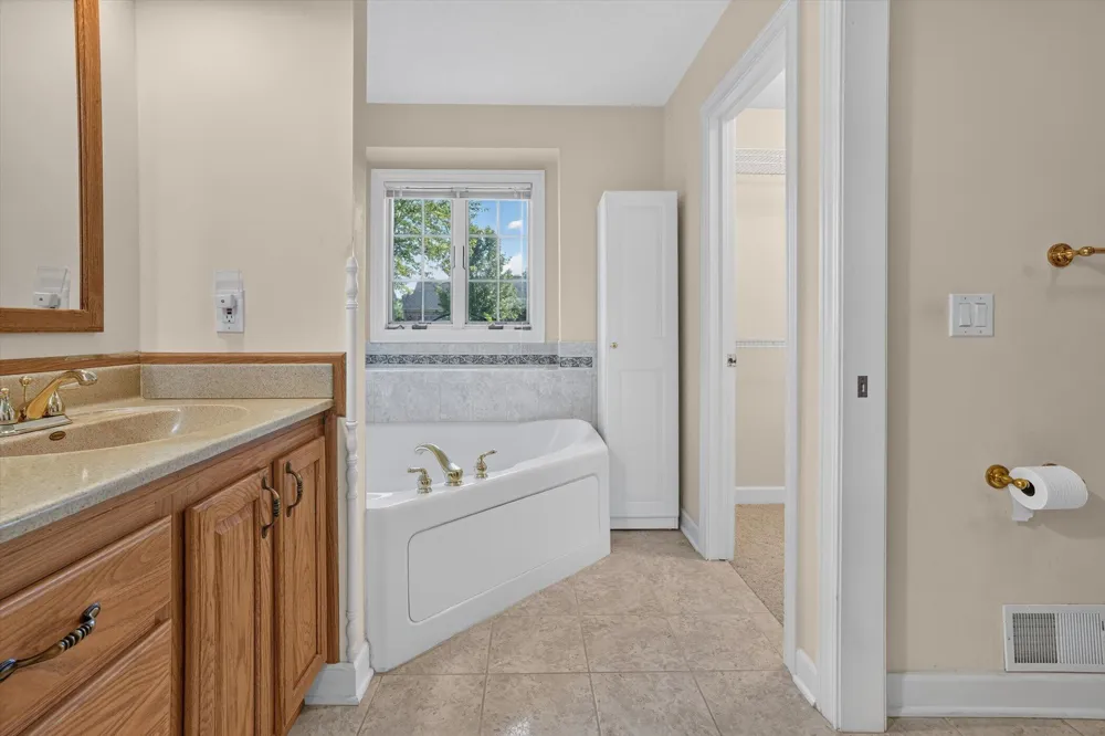 4729 Dimond Way Windsor Charter Township, MI 48821