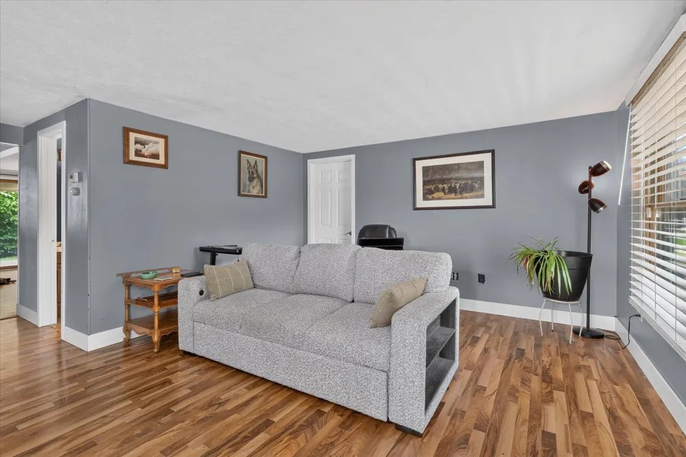 3519 Raven Avenue SW Wyoming City, MI 49509