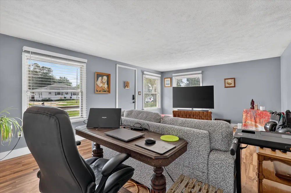 3519 Raven Avenue SW Wyoming City, MI 49509