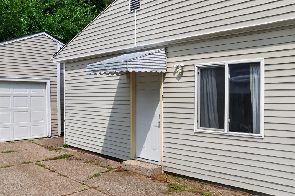 3519 Raven Avenue SW Wyoming City, MI 49509