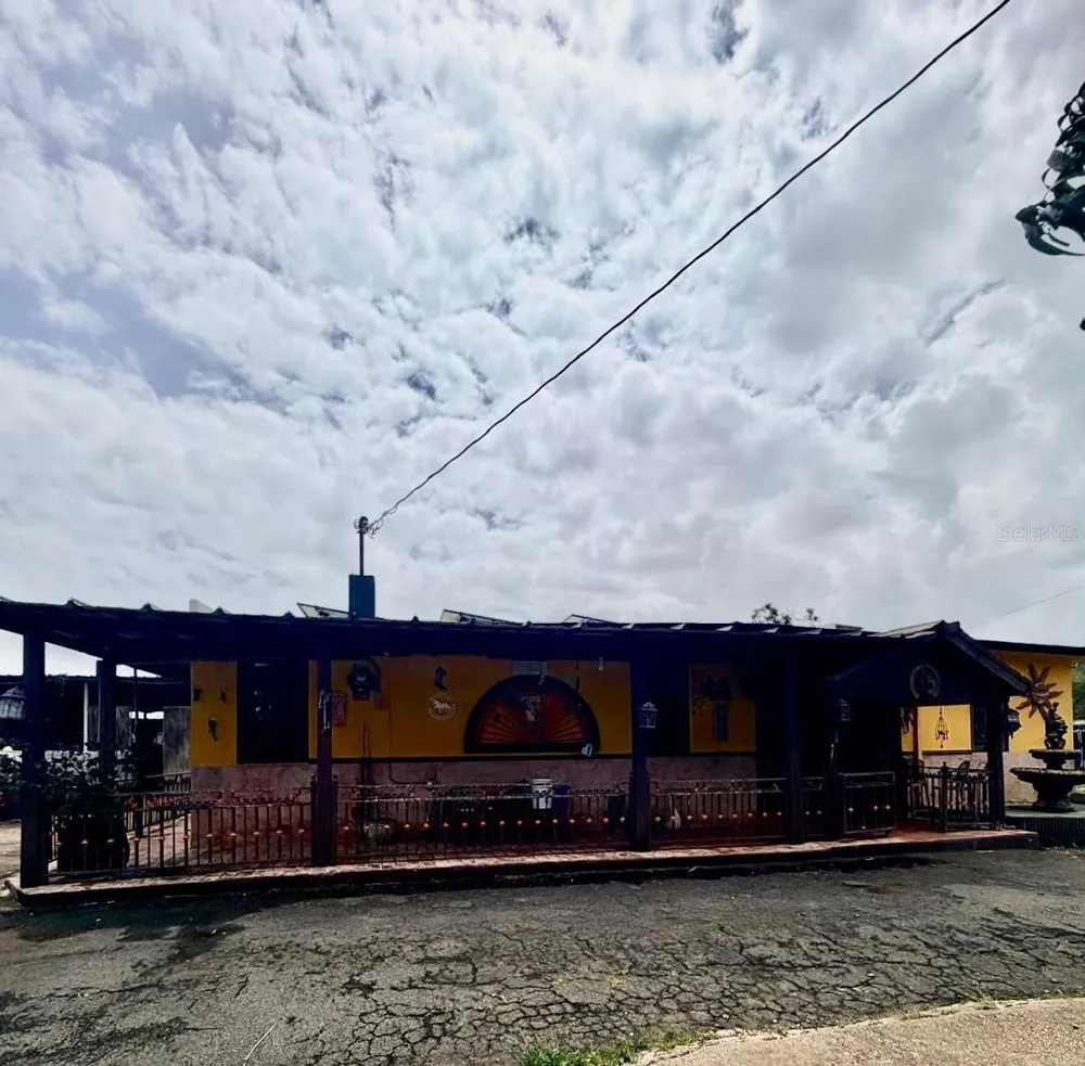 CARR 690 KM 3.2 BO SABANA HOYOS Vega Alta, PR 00692