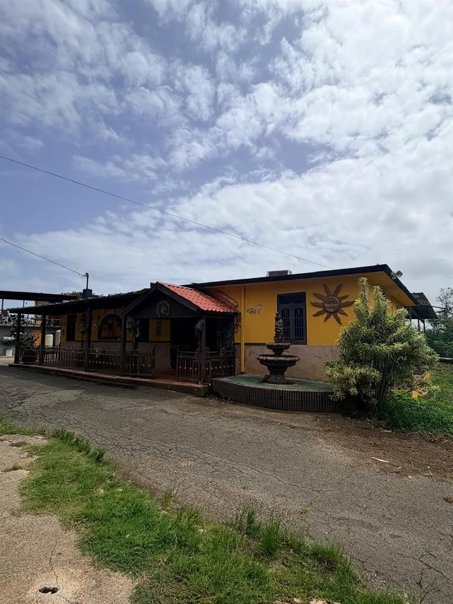 CARR 690 KM 3.2 BO SABANA HOYOS Vega Alta, PR 00692