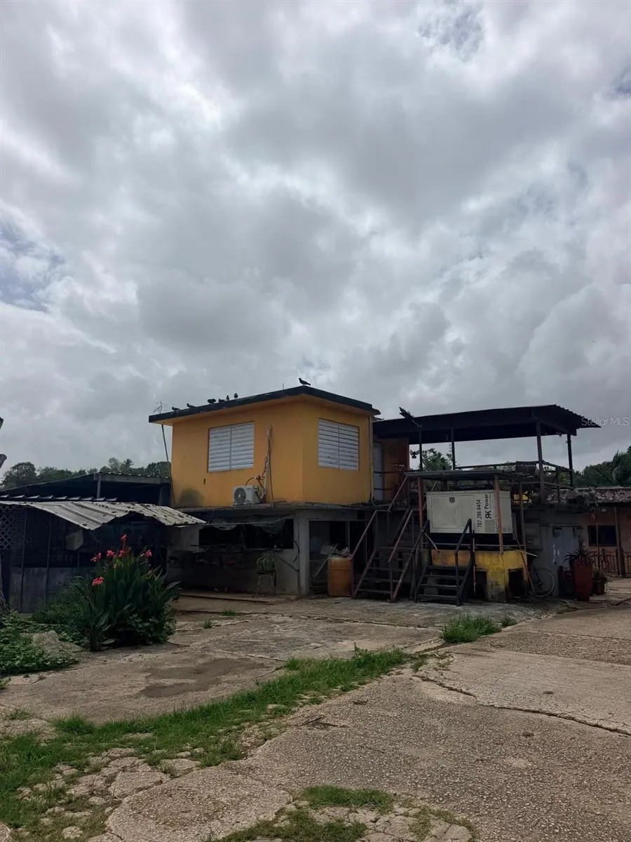 CARR 690 KM 3.2 BO SABANA HOYOS Vega Alta, PR 00692