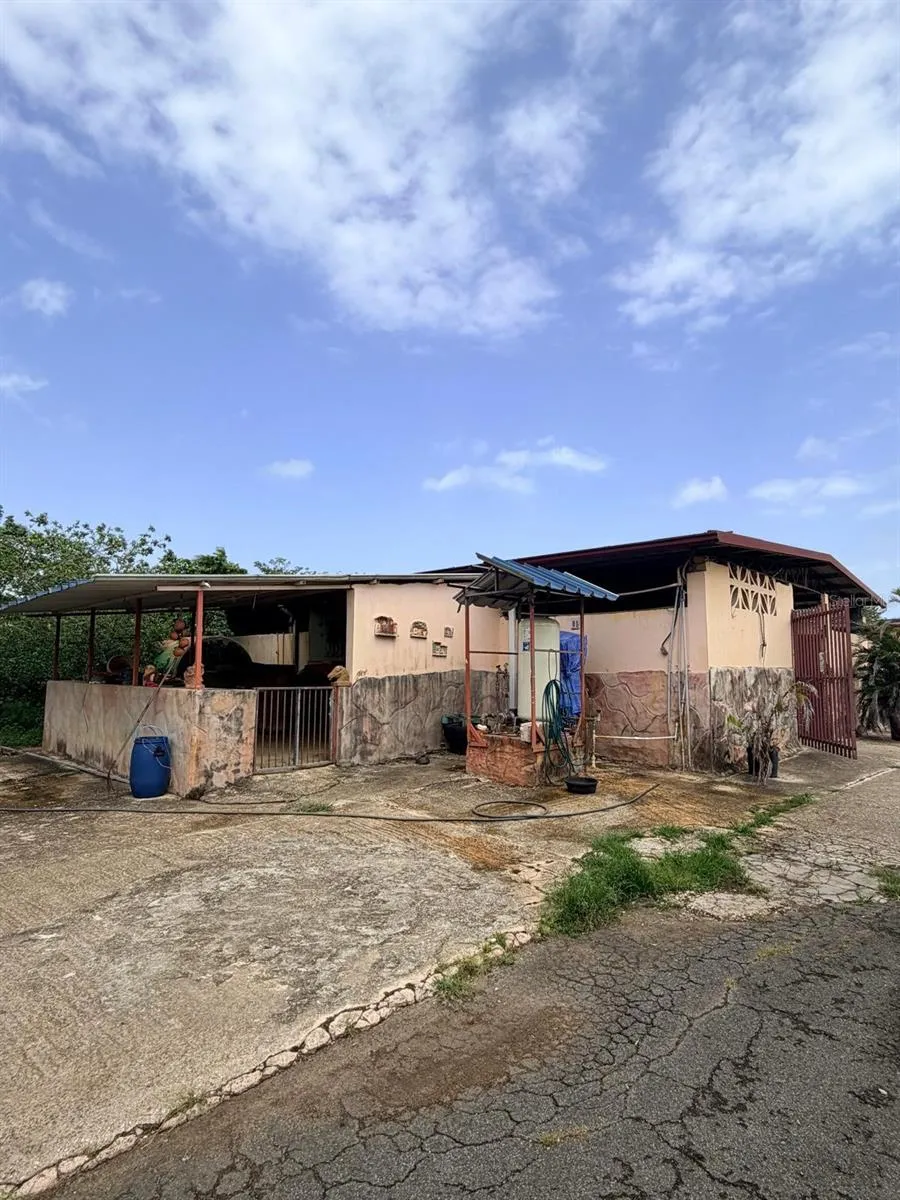 CARR 690 KM 3.2 BO SABANA HOYOS Vega Alta, PR 00692