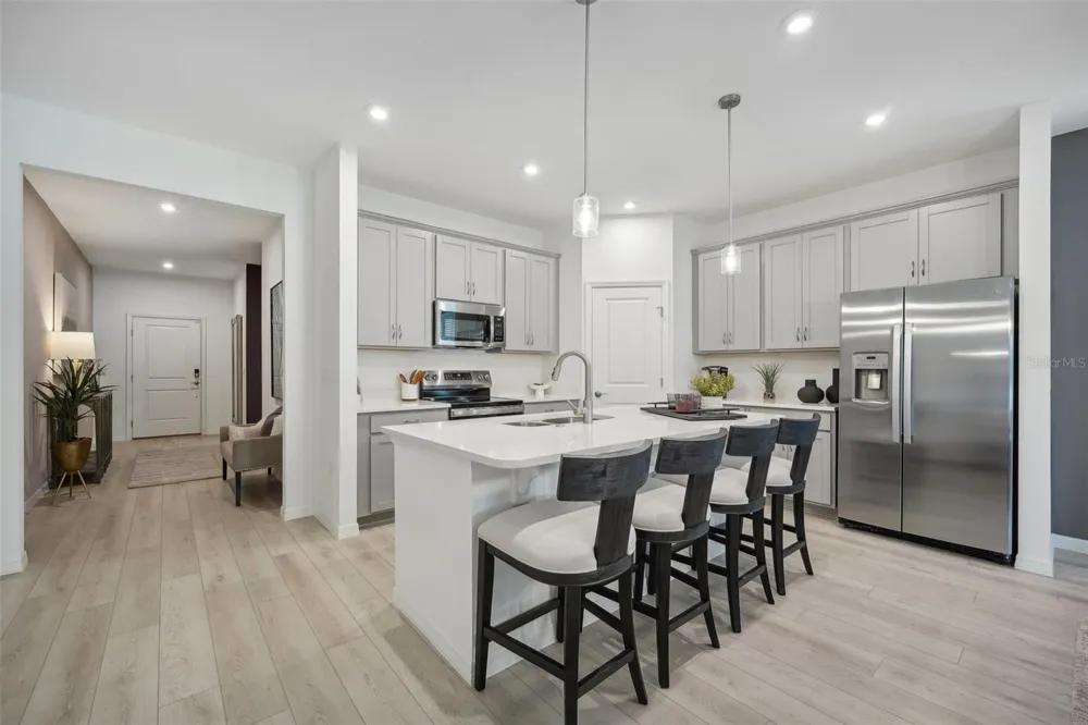 1092 CLAY BOULEVARD Tavares, FL 32778